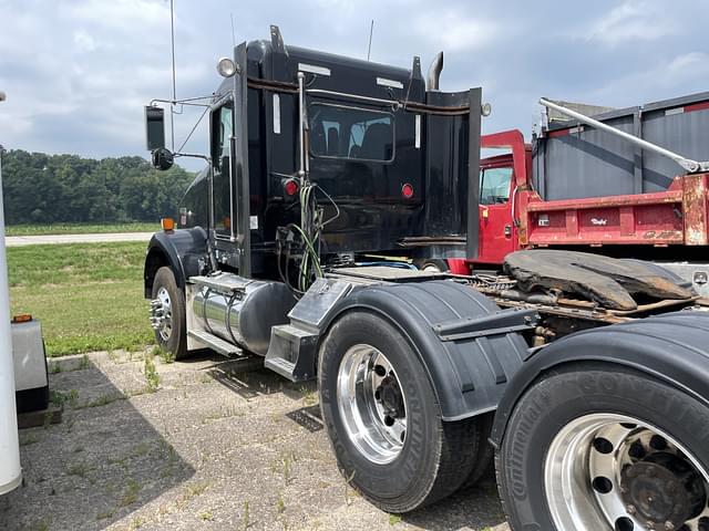 Image of Kenworth T800 equipment image 3