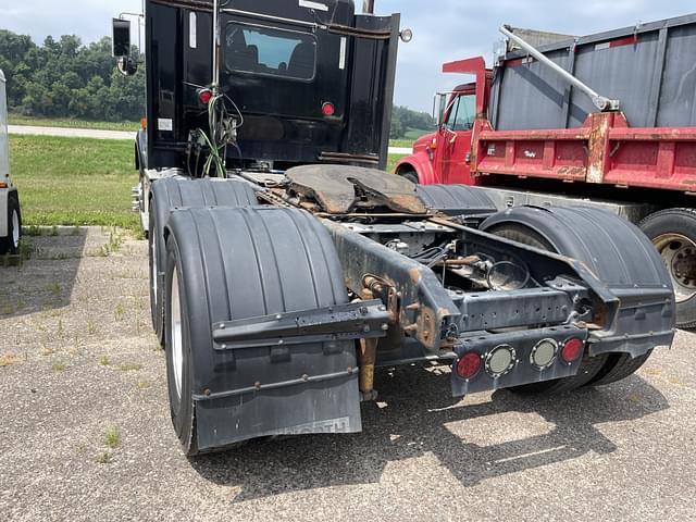 Image of Kenworth T800 equipment image 4