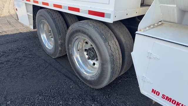 Image of Kenworth T800 equipment image 4