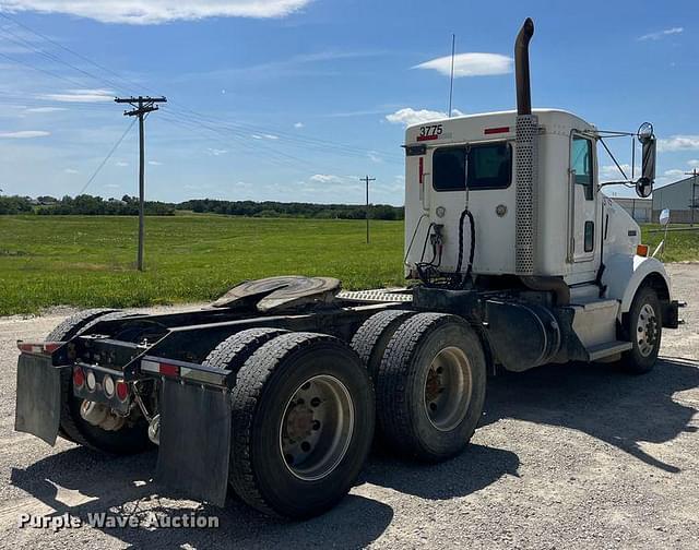 Image of Kenworth T800 equipment image 4