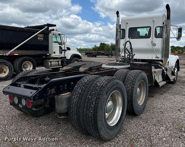 Image of Kenworth T800 equipment image 4