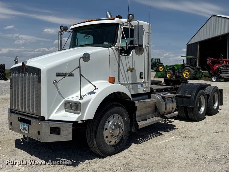2012 Kenworth T800 Equipment Image0