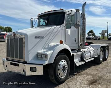 Main image Kenworth T800