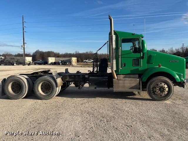Image of Kenworth T800 equipment image 3