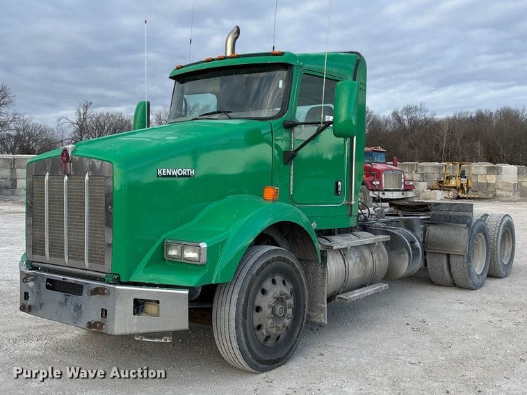 2012 Kenworth T800 Equipment Image0