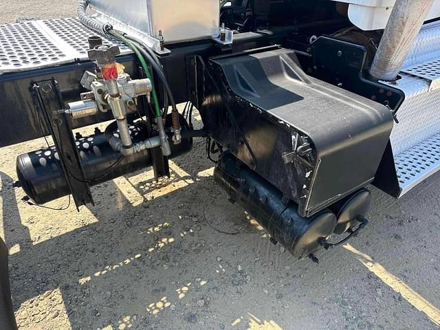 Image of Kenworth T800 equipment image 3