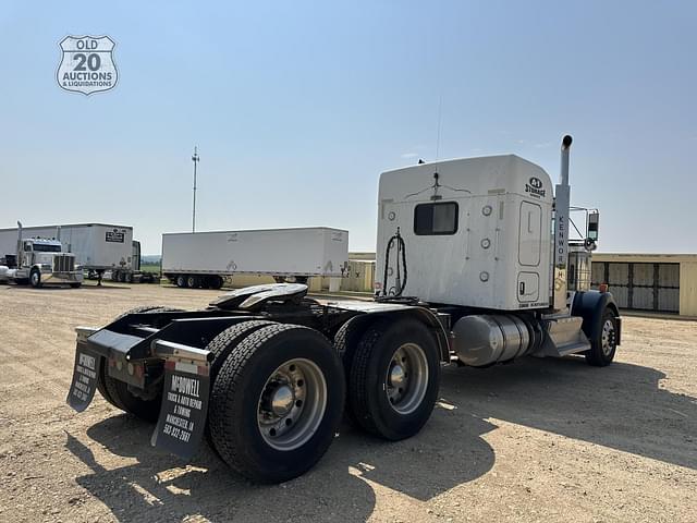 Image of Kenworth W900 equipment image 4