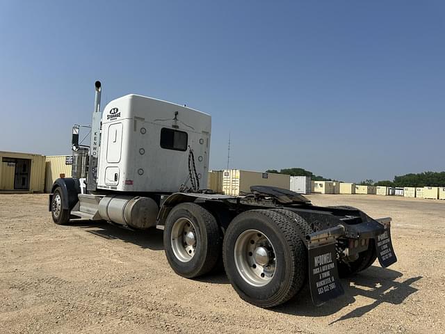 Image of Kenworth W900 equipment image 2