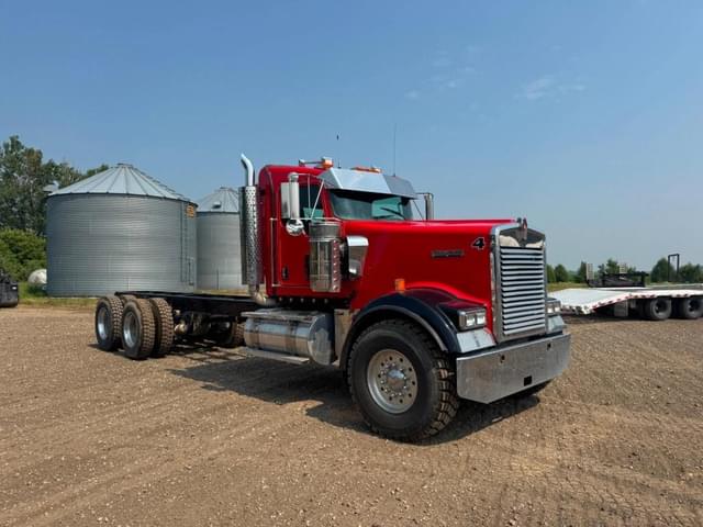 Image of Kenworth W900 equipment image 2
