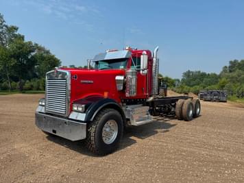 Main image Kenworth W900