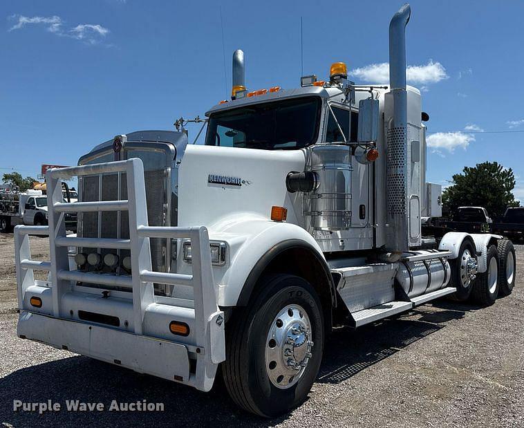 Image of Kenworth W900 Primary image