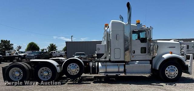 Image of Kenworth W900 equipment image 3
