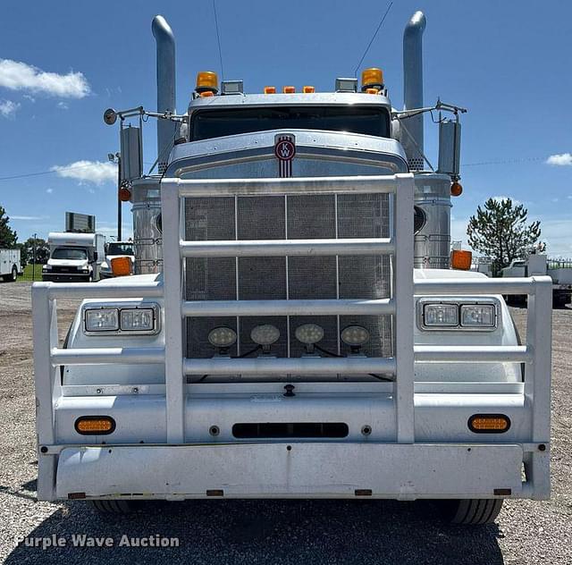 Image of Kenworth W900 equipment image 1