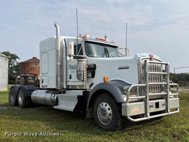 Image of Kenworth W900 equipment image 3