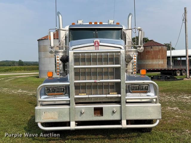Image of Kenworth W900 equipment image 2