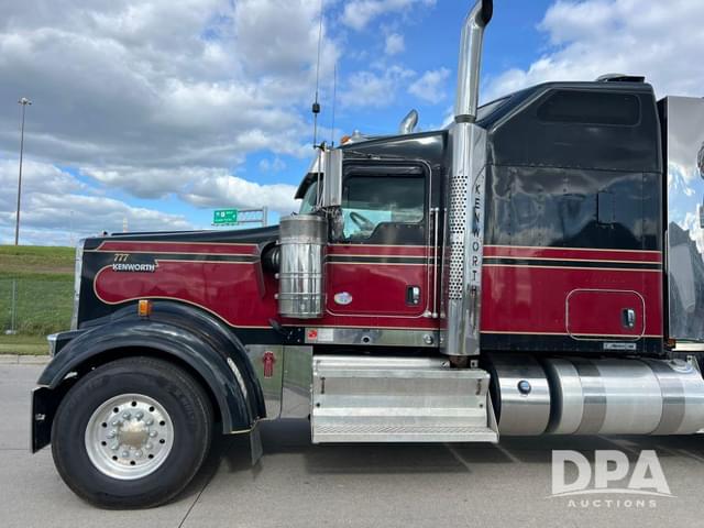 Image of Kenworth W900 equipment image 2