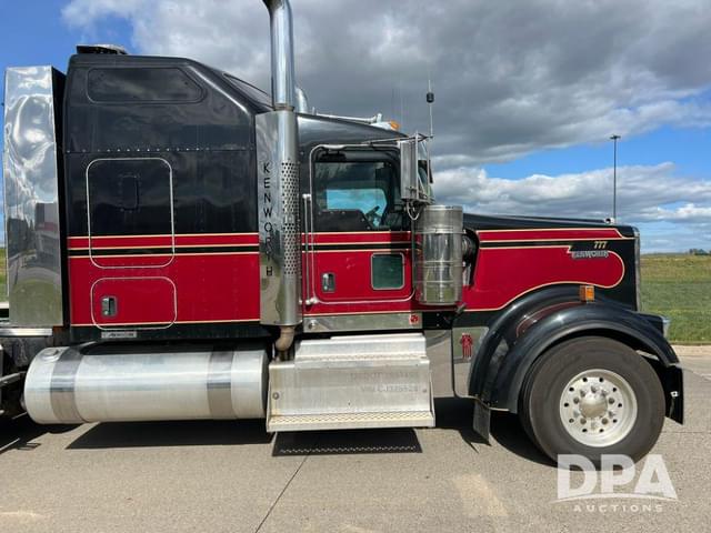Image of Kenworth W900 equipment image 3