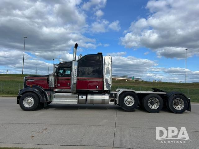 Image of Kenworth W900 equipment image 4