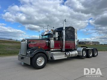 Main image Kenworth W900
