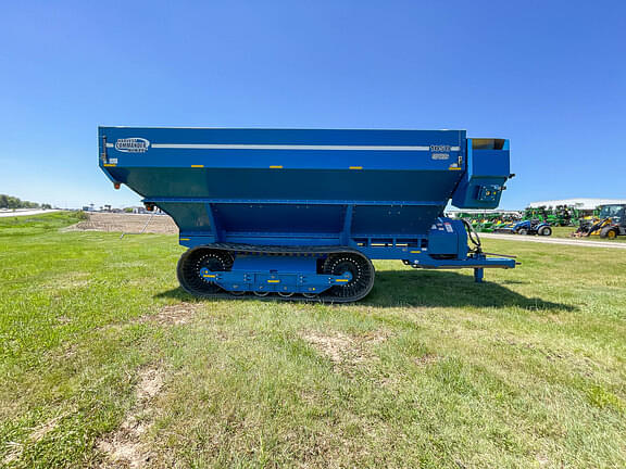 Image of Kinze 1050 equipment image 3