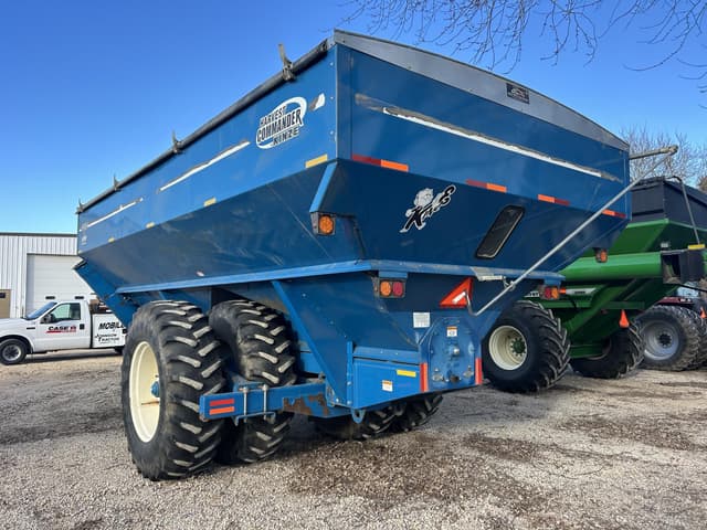 Image of Kinze 1050 equipment image 2