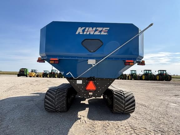 Image of Kinze 1100 equipment image 4