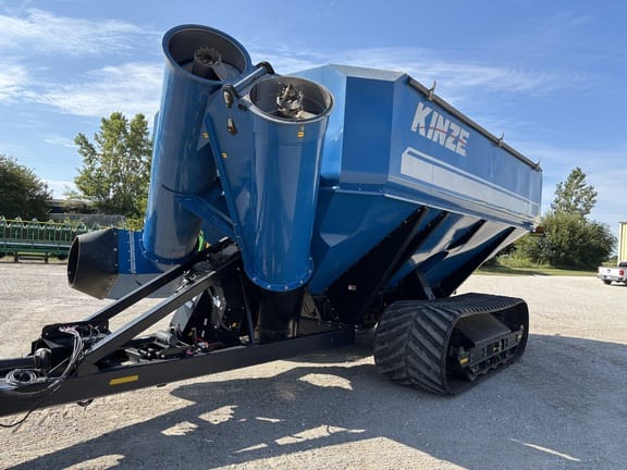 2012 Kinze 1100 Equipment Image0