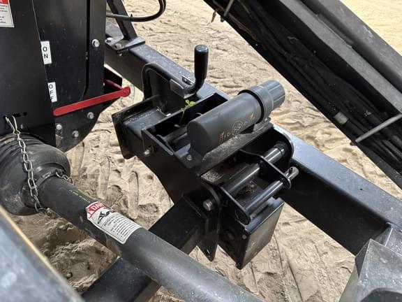 Image of Kinze 1100 equipment image 1