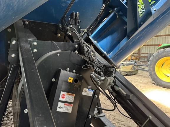 Image of Kinze 1100 equipment image 3
