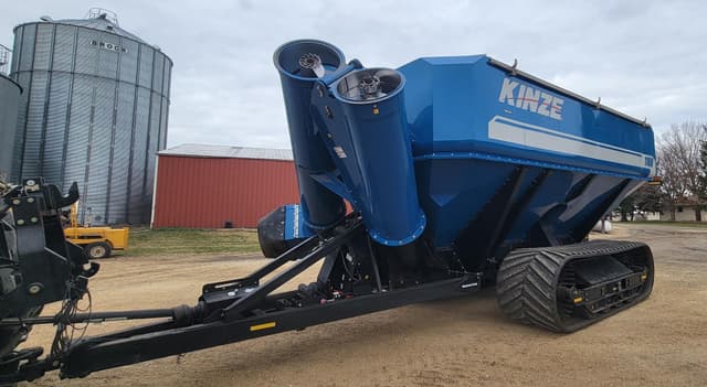 Image of Kinze 1100 equipment image 4