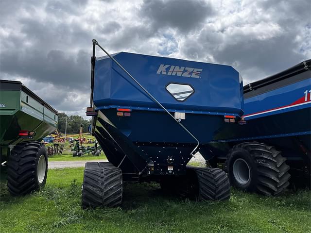 Image of Kinze 1100 equipment image 4