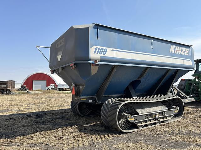 Image of Kinze 1100 equipment image 2