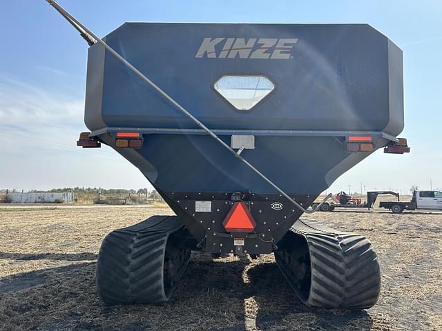 Image of Kinze 1100 equipment image 3