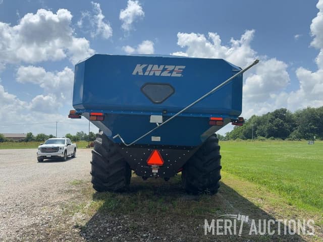 Image of Kinze 1100 equipment image 3
