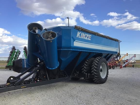 2012 Kinze 1300 Equipment Image0