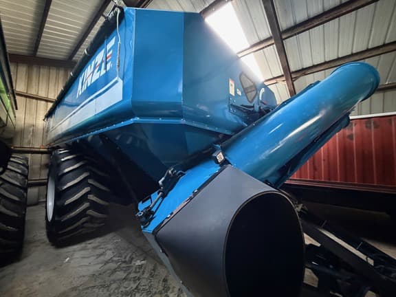 Image of Kinze 1300 equipment image 1
