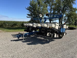 2012 Kinze 3200 Image