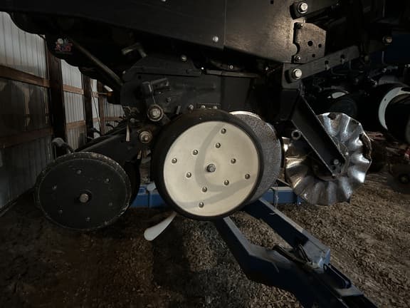 Image of Kinze 3500 equipment image 1