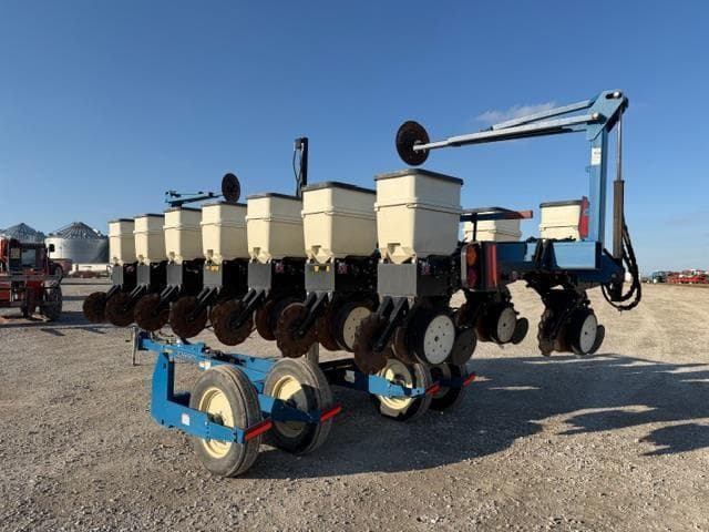 Image of Kinze 3500 equipment image 2