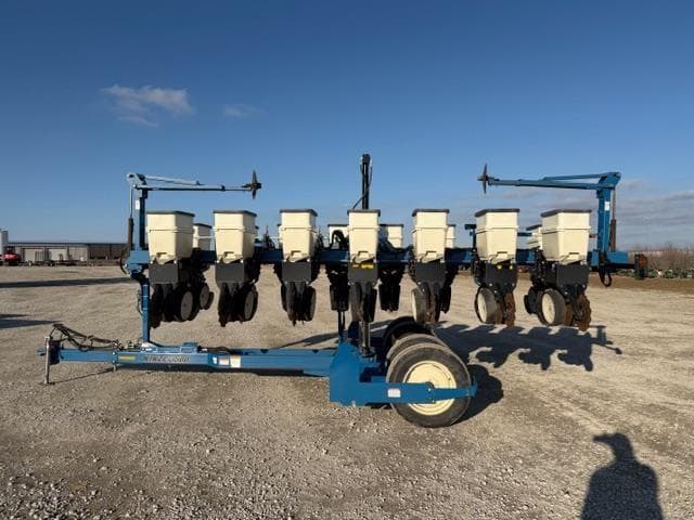 Image of Kinze 3500 equipment image 1