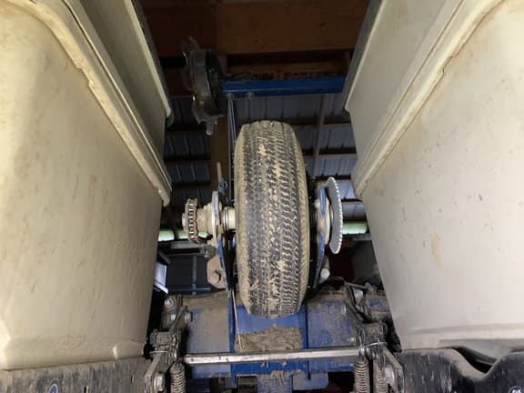 Image of Kinze 3500 equipment image 3