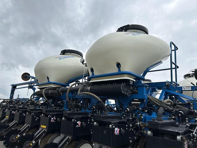 Image of Kinze 3600 equipment image 4