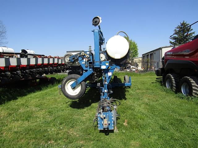 Image of Kinze 3600 equipment image 2