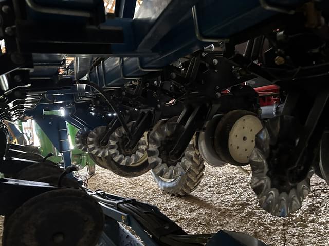 Image of Kinze 3600 equipment image 4