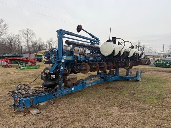 Image of Kinze 3600 equipment image 1