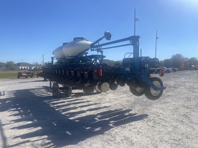 Image of Kinze 3600 equipment image 4