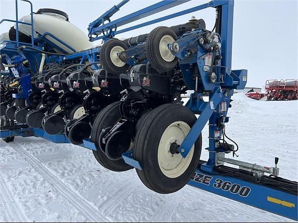 Main image Kinze 3600 17