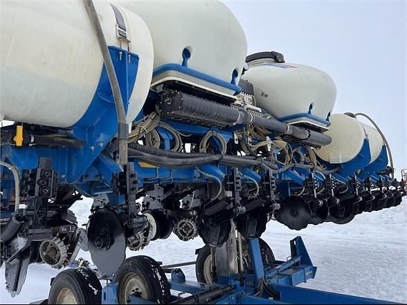 Main image Kinze 3600 37