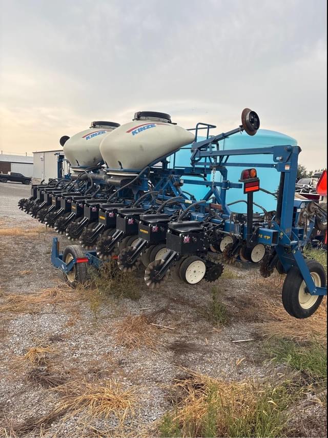 Image of Kinze 3600 equipment image 4