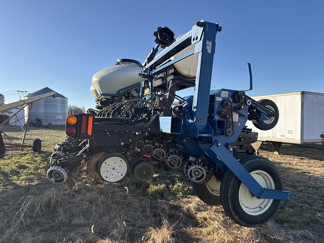 Image of Kinze 3600 equipment image 4